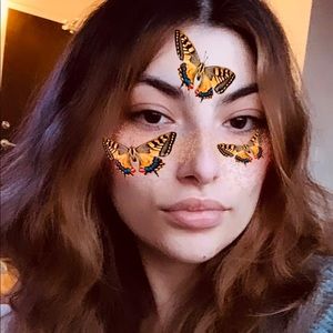 Meet your Posher, Chanel